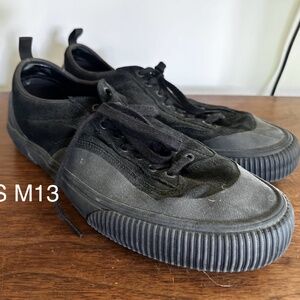 Men’s 13 vans black